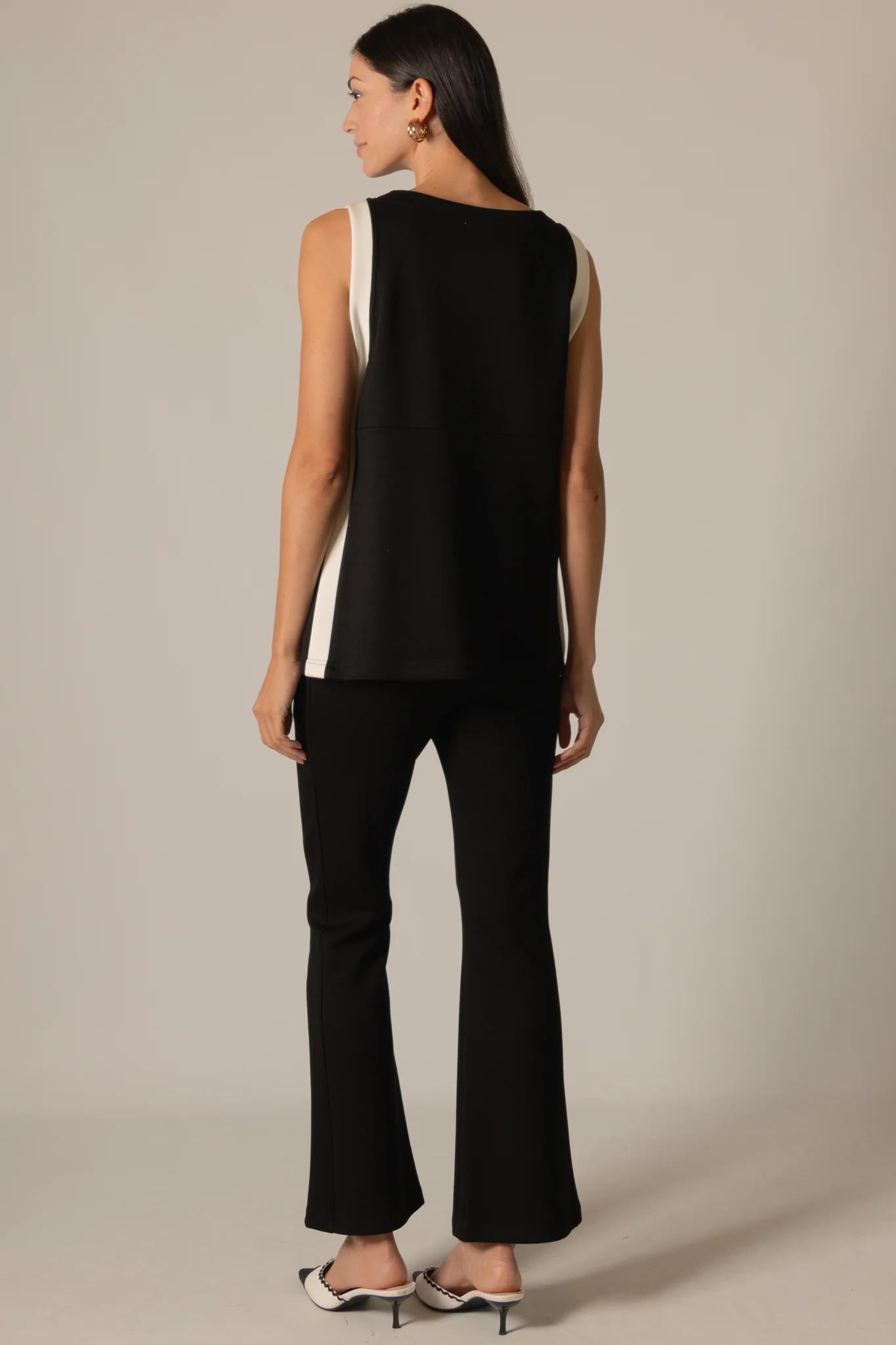 Contrast Border Side Pocket Sleeveless Top