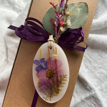 Iris Moon Oval Botanical Sachet