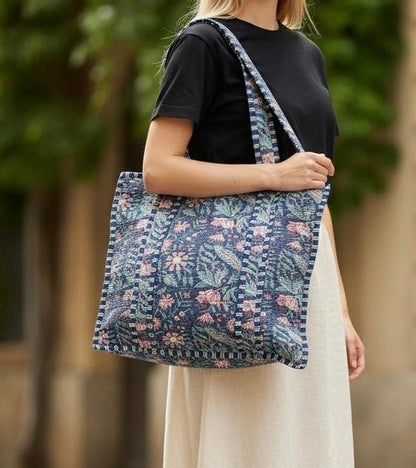 Quilted Zip-Close Tote Bag