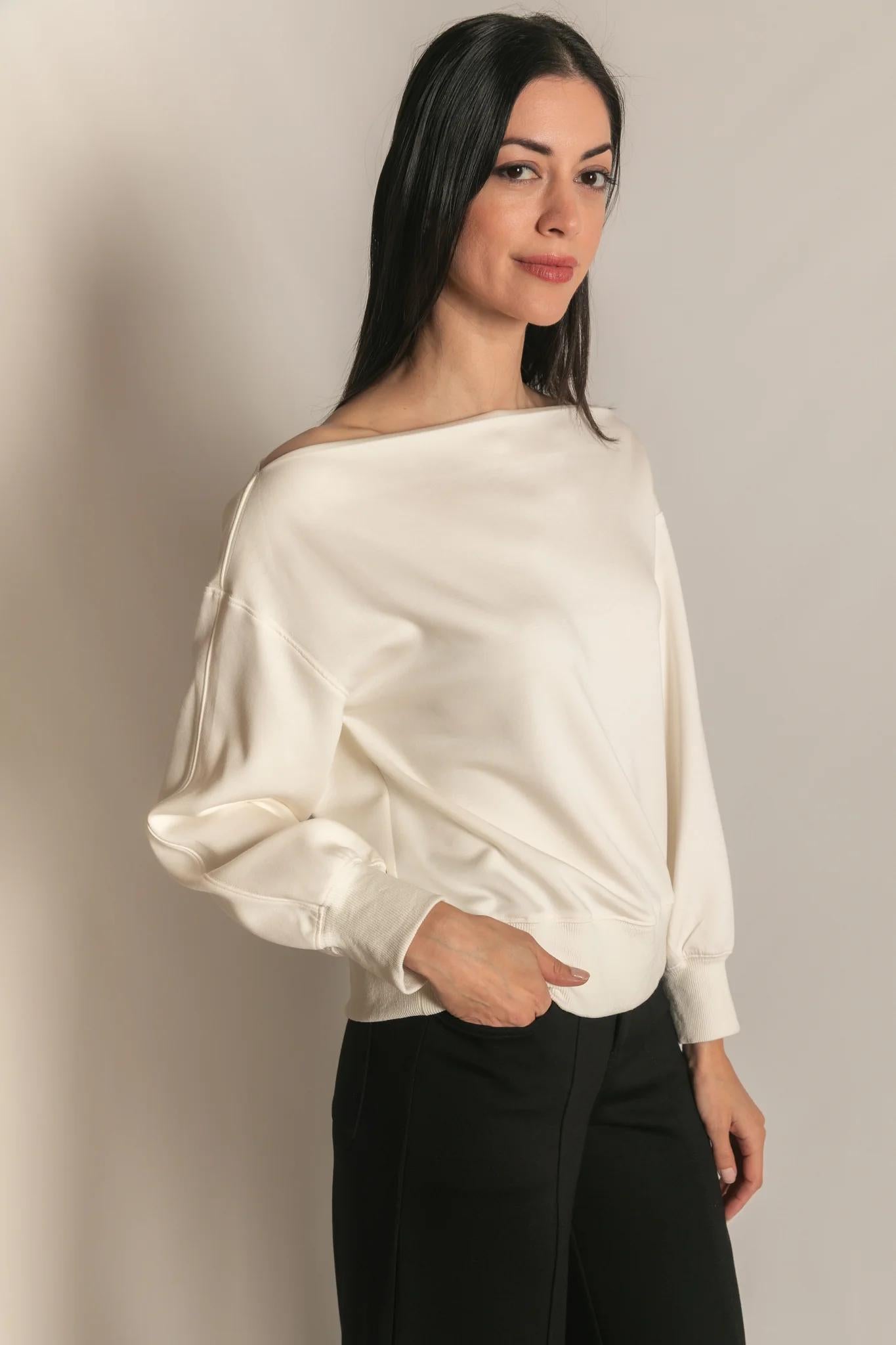 V Neck Tulip Sleeve Top