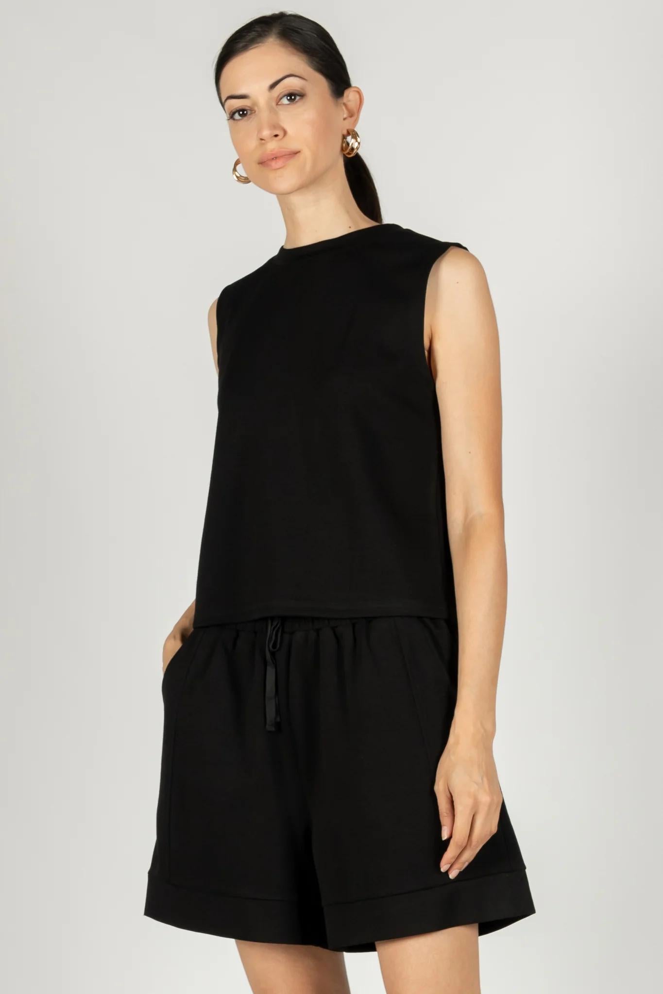 Round Neck Sleeveless Top